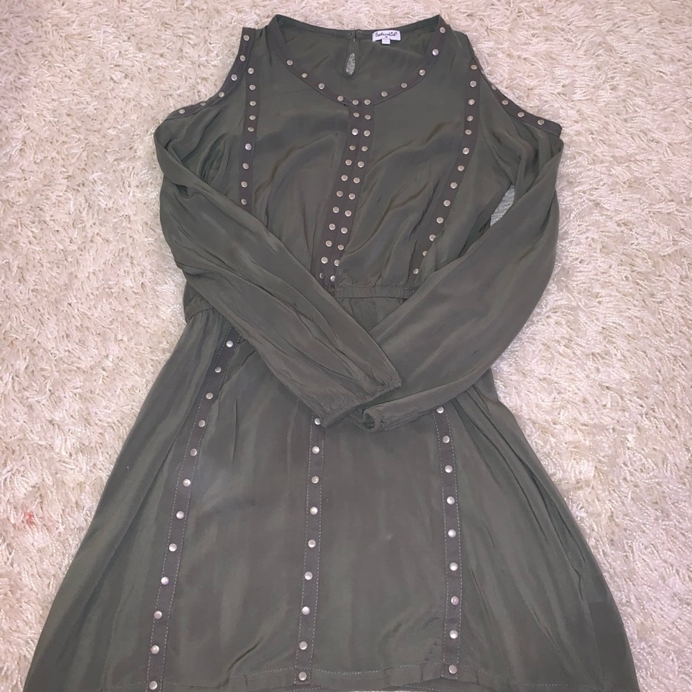 Splendid Olive Long Sleeved Cold Shoulder Dress